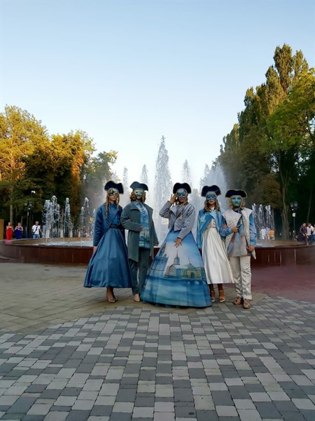 Волонтёры Гостеприимства стали моделями на Дне Города